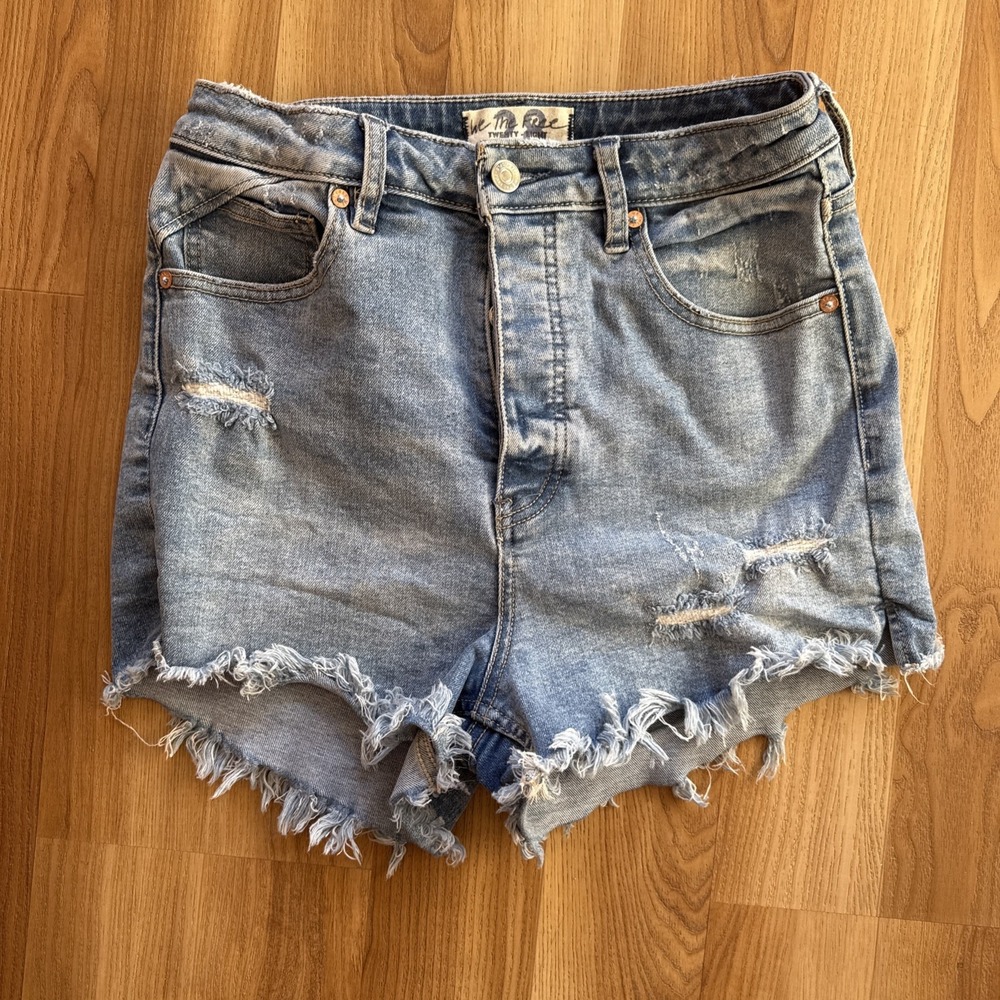 Free People Curvy Denim Shorts Size 28 Med Wash High Rise Distressed Jorts
